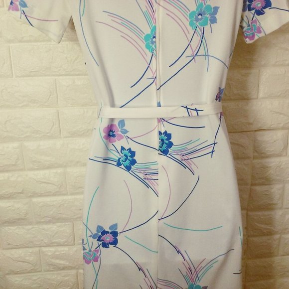 Vintage 70s Floral Sheath Day Dress -S(6) A-Line Dbl-Knit Polyester Belt Zip - Picture 9 of 10